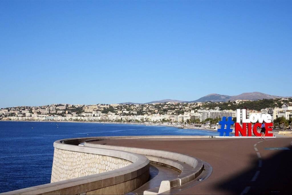Appartement 2 Chambres Refait A Neuf, Climatise, A 2 Min De La Mer 尼斯 外观 照片