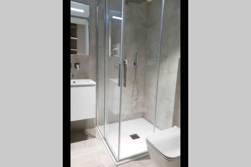 Appartement 2 Chambres Refait A Neuf, Climatise, A 2 Min De La Mer 尼斯 外观 照片