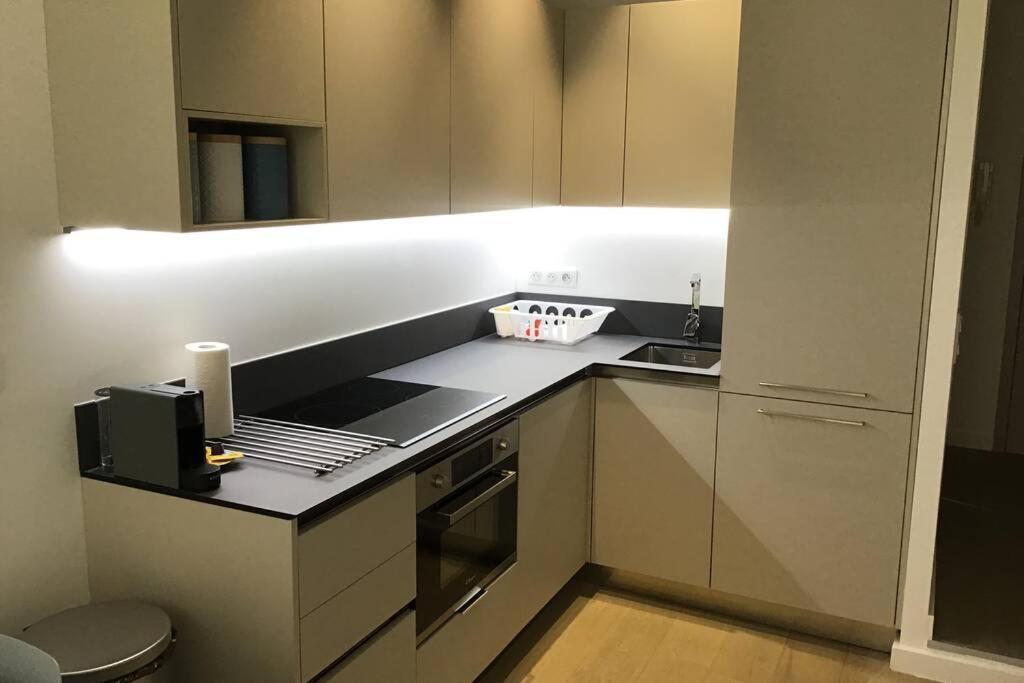 Appartement 2 Chambres Refait A Neuf, Climatise, A 2 Min De La Mer 尼斯 外观 照片